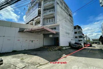 3 Bedroom Townhouse for sale in Khan Na Yao, Bangkok near MRT Nopparat
