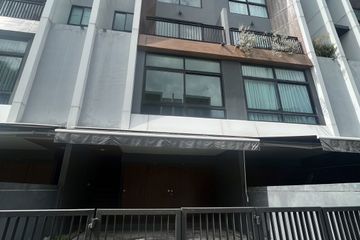 3 Bedroom Townhouse for sale in Lat Phrao, Bangkok