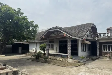 3 Bedroom House for sale in Bang Kraso, Nonthaburi near MRT Bang Krasor
