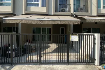3 Bedroom Townhouse for rent in Dokmai, Bangkok