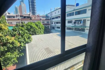 1 Bedroom Condo for rent in Khlong Ton Sai, Bangkok near BTS Krung Thon Buri