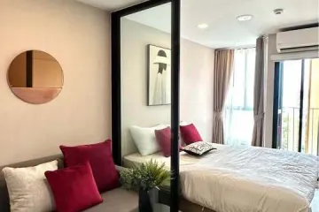 Condo for rent in Sam Sen Nok, Bangkok