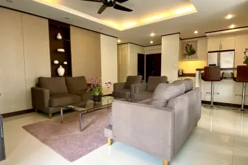 3 Bedroom Condo for rent in Khlong Toei, Bangkok near BTS Nana
