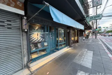 Commercial for rent in Si Phraya, Bangkok near MRT Sam Yan