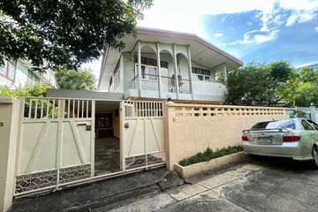 3 Bedroom House for rent in Phra Khanong Nuea, Bangkok