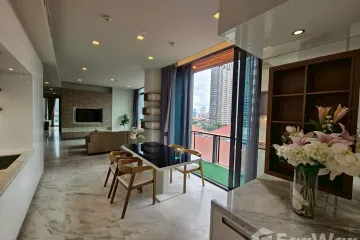 2 Bedroom Condo for rent in Khlong Tan Nuea, Bangkok