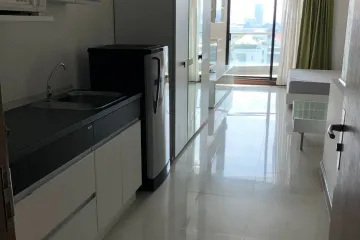 Condo for rent in Thanon Phetchaburi, Bangkok near MRT Ratchathewi
