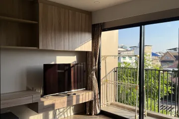 Condo for rent in Blossom Condo @ Sathorn-Charoenrat, Yan Nawa, Bangkok near BTS Surasak