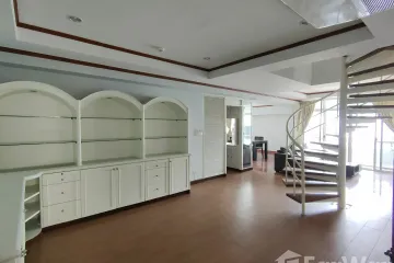 3 Bedroom Condo for rent in Khlong Toei, Bangkok near BTS Nana