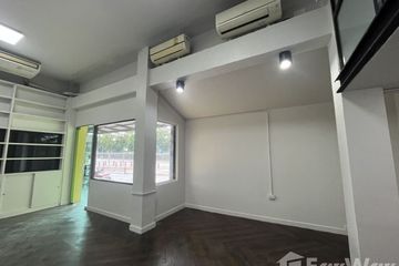 1 Bedroom Commercial for rent in Yan Nawa, Bangkok