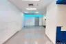 Office for rent in Rong Mueang, Bangkok near MRT Hua Lamphong