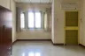 2 Bedroom Townhouse for rent in Hua Mak, Bangkok near MRT Yaek Lam Sali
