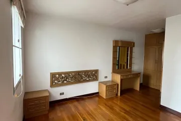 2 Bedroom Condo for rent in Thung Maha Mek, Bangkok near BTS Chong Nonsi