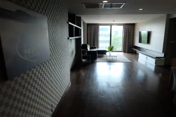 3 Bedroom Condo for rent in Noble Ambience Sarasin, Lumpini, Bangkok near MRT Silom