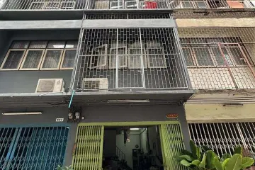 4 Bedroom Commercial for rent in Khlong Tan, Bangkok near MRT Queen Sirikit National Convention Centre