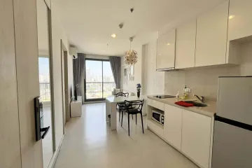 1 Bedroom Condo for rent in Phra Khanong, Bangkok near BTS Ekkamai