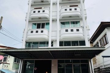 1 Bedroom Commercial for rent in Sam Sen Nok, Bangkok near MRT Sutthisan