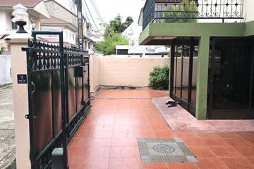 4 Bedroom House for rent in Wang Thonglang, Bangkok near MRT Lat Phrao 71