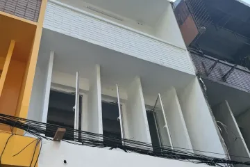 Commercial for rent in Phra Khanong, Bangkok near BTS Ekkamai