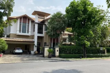 5 Bedroom House for rent in Phra Khanong Nuea, Bangkok near BTS Phra Khanong
