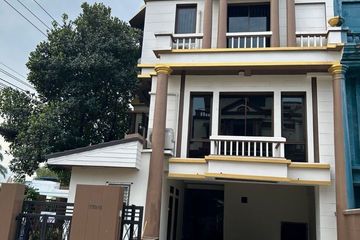 4 Bedroom Townhouse for rent in Sam Sen Nok, Bangkok
