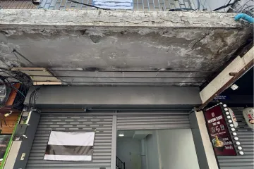 3 Bedroom Commercial for rent in Khlong Tan Nuea, Bangkok