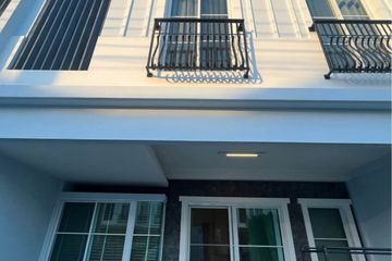 3 Bedroom Townhouse for rent in Dokmai, Bangkok