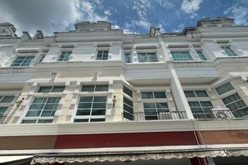 3 Bedroom Townhouse for rent in Bang Chak, Bangkok