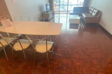2 Bedroom Condo for rent in Khlong Toei Nuea, Bangkok near MRT Phetchaburi