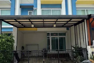 3 Bedroom Townhouse for rent in Sanam Bin, Bangkok