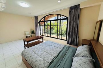 4 Bedroom Townhouse for rent in Khlong Toei Nuea, Bangkok near MRT Phetchaburi