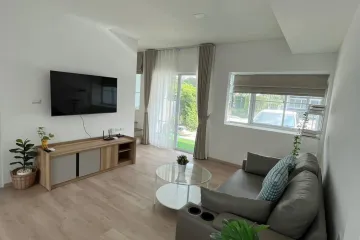 3 Bedroom Townhouse for rent in Dokmai, Bangkok