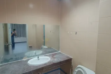 3 Bedroom Townhouse for rent in Bang Mot, Bangkok