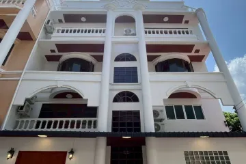 6 Bedroom Townhouse for rent in Khlong Tan, Bangkok near BTS Phrom Phong