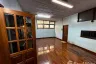 Commercial for rent in Si Phraya, Bangkok near MRT Sam Yan