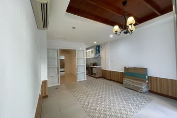 1 Bedroom Office for rent in Sam Sen Nok, Bangkok near MRT Sutthisan