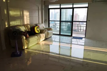 3 Bedroom Condo for rent in Khlong Tan Nuea, Bangkok near BTS Phrom Phong