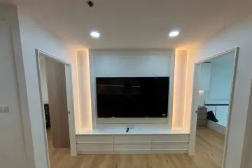 2 Bedroom Apartment for rent in Khlong Toei Nuea, Bangkok near MRT Phetchaburi