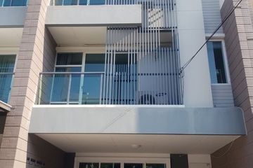 3 Bedroom Townhouse for rent in Suan Luang, Bangkok near MRT Si Nut