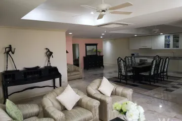 2 Bedroom Condo for rent in Khlong Toei Nuea, Bangkok near MRT Phetchaburi
