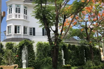 4 Bedroom House for rent in Bang Na, Bangkok near MRT Si Iam
