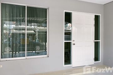 3 Bedroom Townhouse for rent in Chorakhe Bua, Bangkok