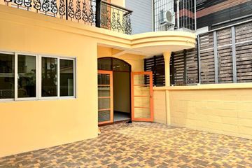 3 Bedroom House for rent in Lat Yao, Bangkok near Airport Rail Link Bang Khen