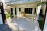 5 Bedroom House for rent in Khlong Tan Nuea, Bangkok