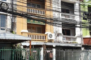 4 Bedroom Townhouse for rent in Chan Kasem, Bangkok near MRT Chankasem