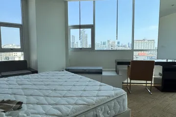 2 Bedroom Condo for rent in Thung Wat Don, Bangkok near BTS Sueksa Witthaya