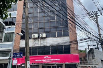 3 Bedroom Commercial for rent in Thung Wat Don, Bangkok near BTS Surasak