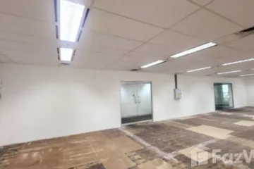 Office for rent in Silom, Bangkok near BTS Sala Daeng
