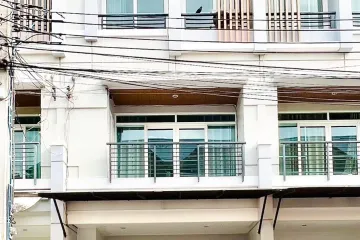 3 Bedroom Townhouse for rent in Nong Bon, Bangkok near MRT Si Udom