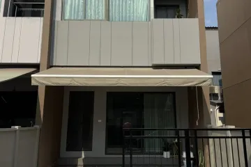 3 Bedroom Townhouse for rent in Saphan Sung, Bangkok